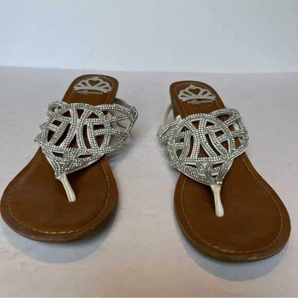 Fergalicious Women's White/Silver Thong Sandals Sparkly Size 7.5M Strappy - Picture 2 of 9